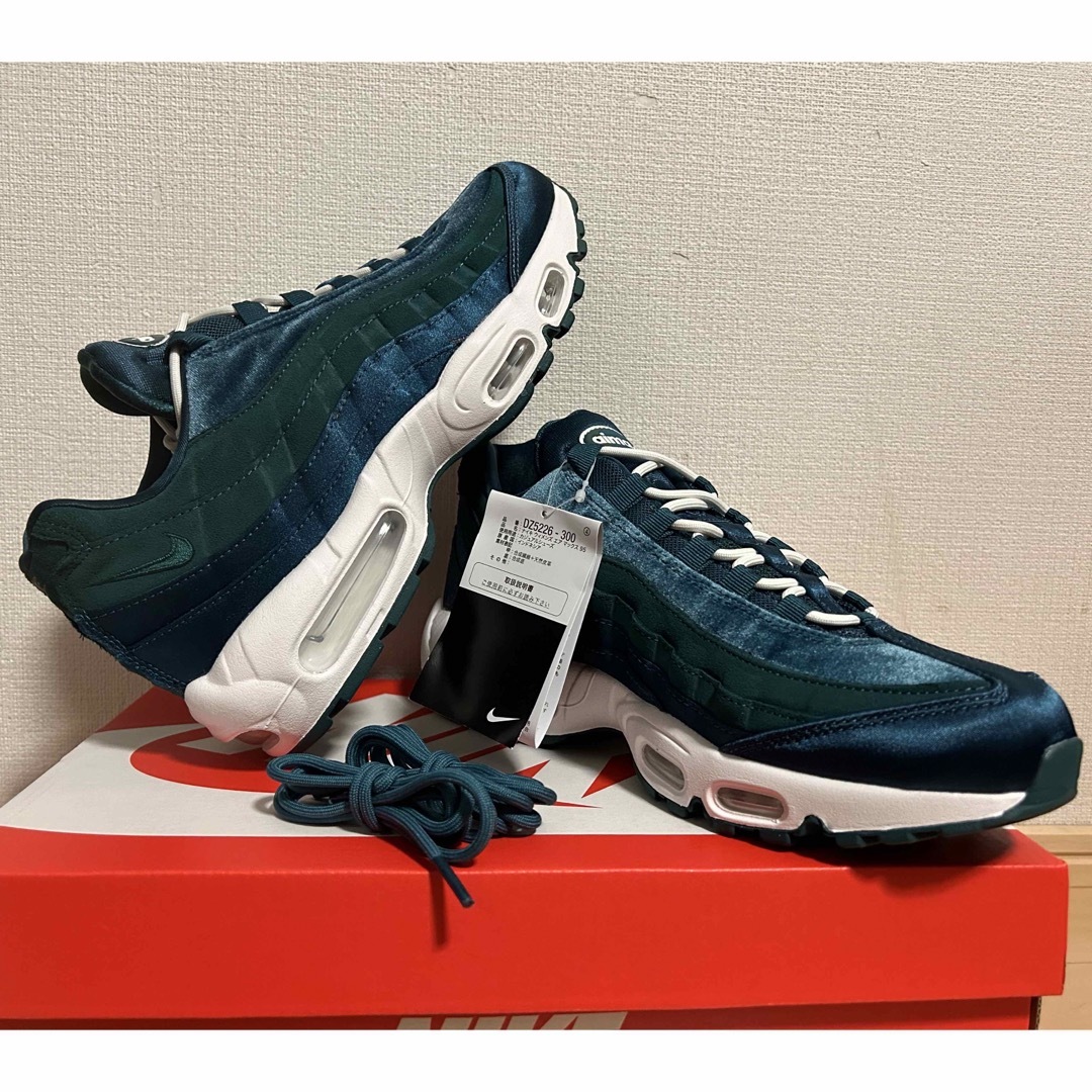 NIKE(ナイキ)のNIKE AIR MAX95ナイキ エアマックス95 緑 DZ5226 300 メンズの靴/シューズ(スニーカー)の商品写真