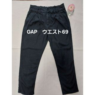 ギャップ(GAP)のGAP　ブラックパンツ　ウエスト69　(M～L相当サイズ)(クロップドパンツ)