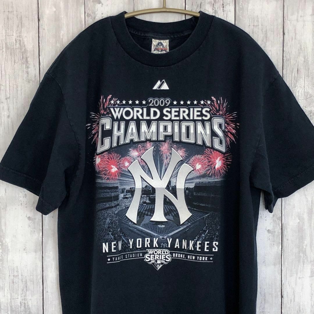 MLB(メジャーリーグベースボール)のMLBメジャーリーグ　ヤンキース　サイズＭ　黒ブラック　半袖Tシャツ　メンズ古着 メンズのトップス(Tシャツ/カットソー(半袖/袖なし))の商品写真