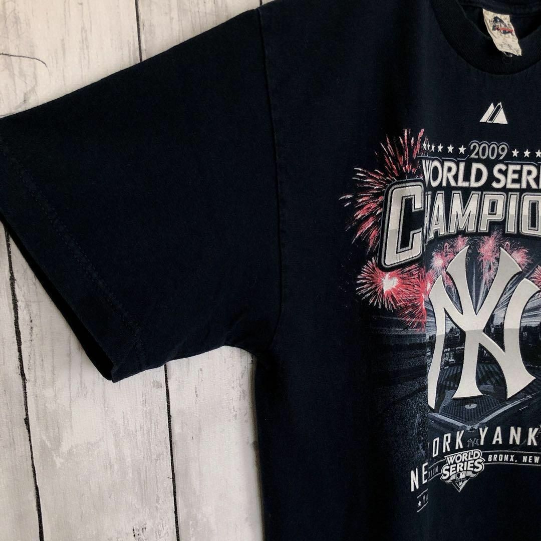 MLB(メジャーリーグベースボール)のMLBメジャーリーグ　ヤンキース　サイズＭ　黒ブラック　半袖Tシャツ　メンズ古着 メンズのトップス(Tシャツ/カットソー(半袖/袖なし))の商品写真