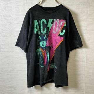 ミュージックティー(MUSIC TEE)のACDC　バンドＴシャツ　オーバーサイズＸＬ古着　黒ブラック　人気デザイン古着(Tシャツ/カットソー(半袖/袖なし))