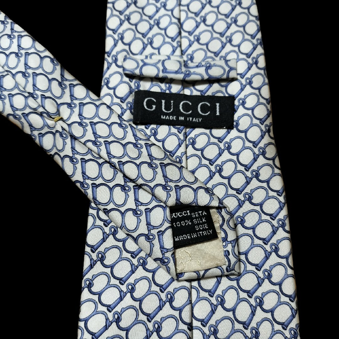 Gucci(グッチ)の★GUCCI★　グッチ　ホワイト系　総柄　イタリア製 メンズのファッション小物(ネクタイ)の商品写真