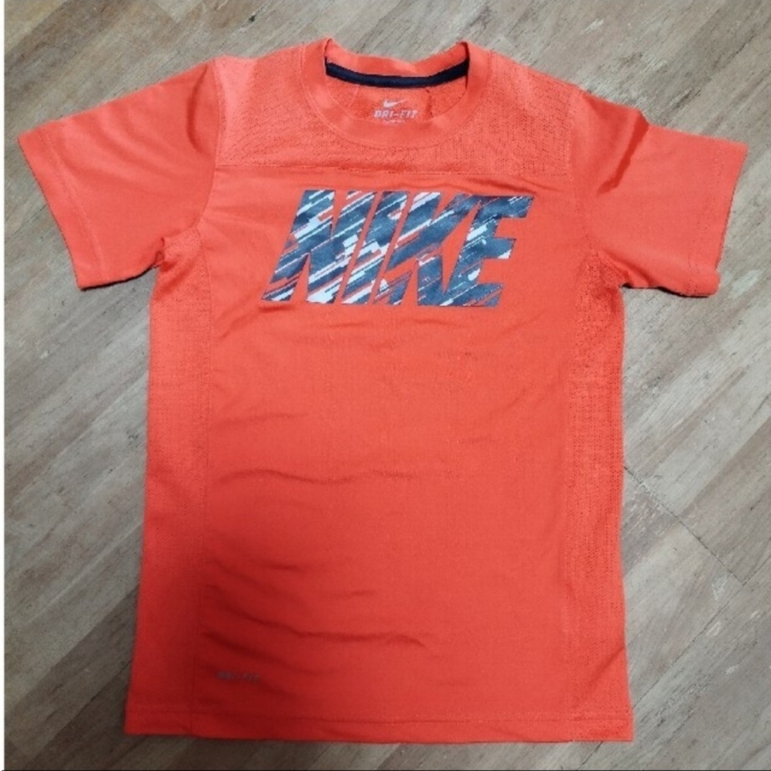 NIKE(ナイキ)のNIKE　DRI-FIT　Tシャツ キッズ/ベビー/マタニティのキッズ服男の子用(90cm~)(Tシャツ/カットソー)の商品写真