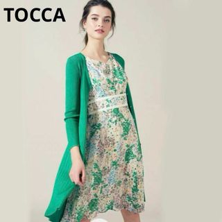 トッカ(TOCCA)の美品꧁トッカ꧂洗える　ワンピース　シフォン　Aライン　花柄　総柄　サイズ2 伸縮(ひざ丈ワンピース)