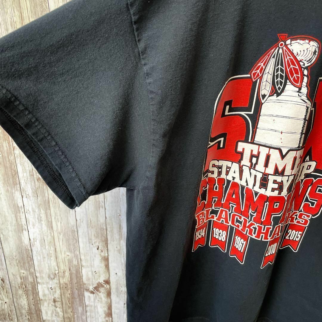 NHL　アイスホッケー　シカゴブラックホークス　サイズＸＬ　黒ブラックメンズ古着 メンズのトップス(Tシャツ/カットソー(半袖/袖なし))の商品写真