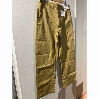 ユニクロ(UNIQLO)の新品！UNIQLO　ユニクロ　JWANDARSON　ワイドフィットチノ　ベージュ(チノパン)