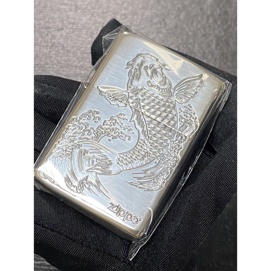 zippo 鯉 前面刻印 シルバー 希少モデル 2023年製 メンズのメンズ その他(その他)の商品写真