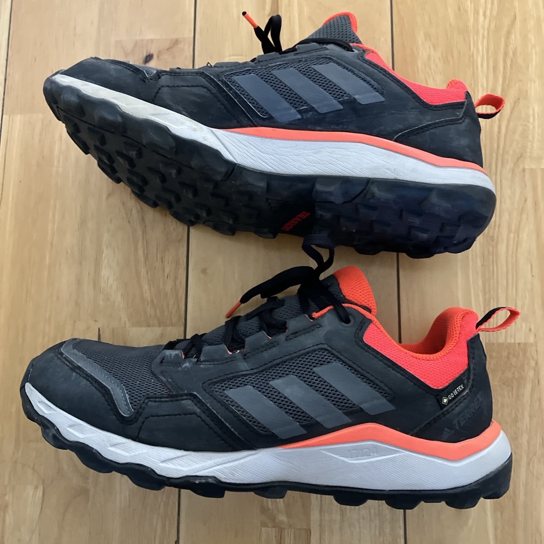 adidas(アディダス)のadidas 登山靴　26.5センチ メンズの靴/シューズ(スニーカー)の商品写真