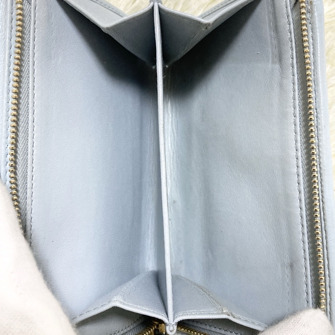 【美品】MIU MIU マテラッセ クリスタル ビジュー 折り財布 水色 【美品】MIU MIU マテラッセ クリスタル ビジュー 折り財布 水色
