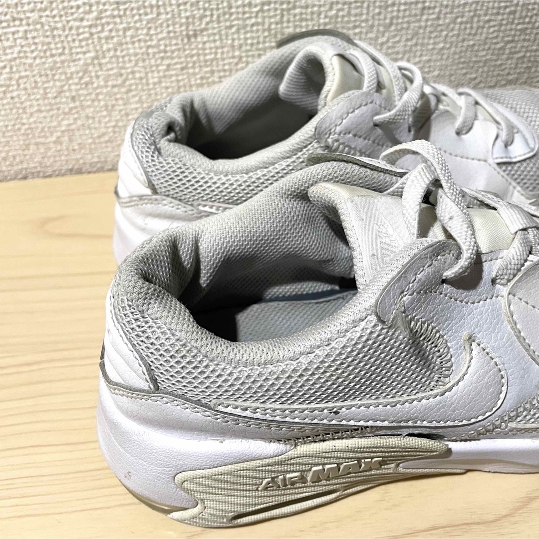 NIKE(ナイキ)のナイキ エアマックス NIKE airmax ホワイト 22cm キッズ/ベビー/マタニティのキッズ靴/シューズ(15cm~)(スニーカー)の商品写真