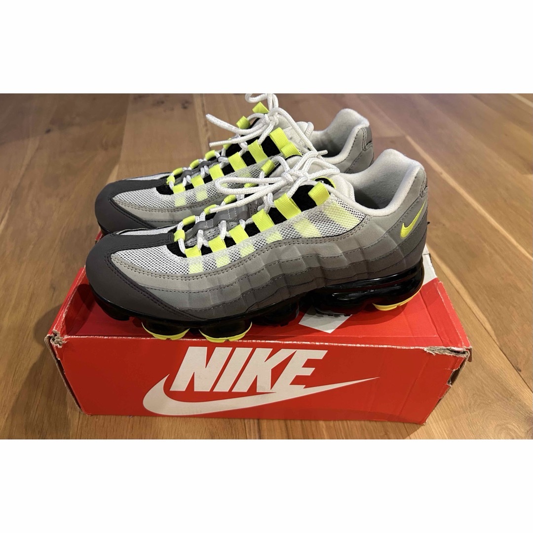 NIKE(ナイキ)の【未使用】AIR VAPERMAX 95 OG NEONイエローグラデ 26cm メンズの靴/シューズ(スニーカー)の商品写真