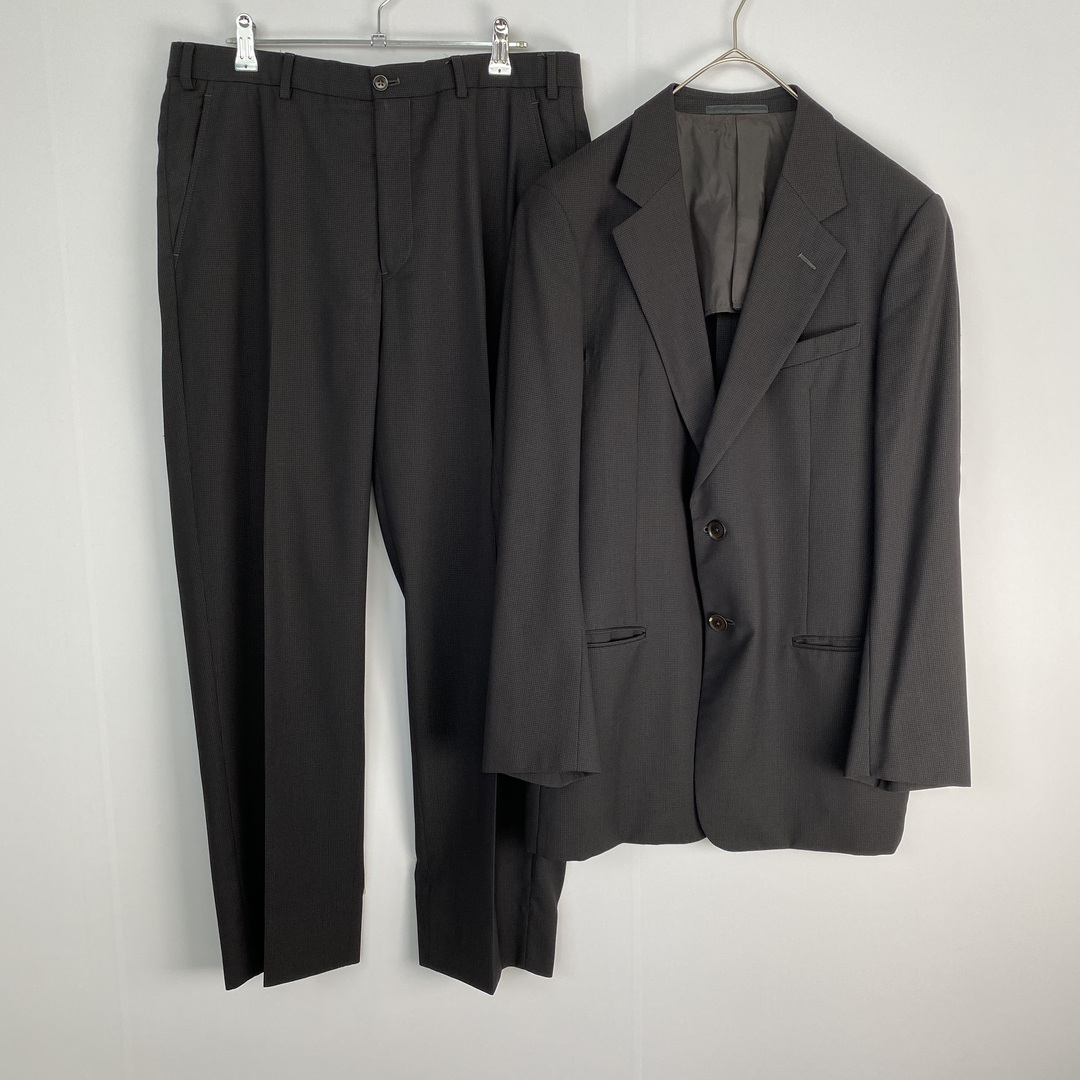 ARMANI COLLEZIONI(アルマーニ コレツィオーニ)のアルマーニコレツォーニ　セットアップ　ダークカラー　夏物　黒 メンズのスーツ(セットアップ)の商品写真