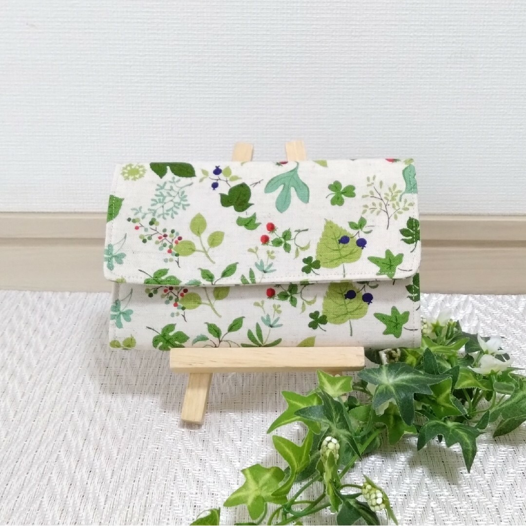 ハンドメイド 蛇腹 じゃばら カードケース Leaf&Berry  × 黄緑 ハンドメイドのファッション小物(その他)の商品写真