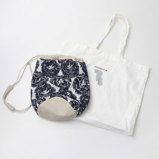 mina perhonen - 美品 2023AW ミナペルホネン mina perhonen flair drop pochette ドロップポシェット/ホワイト ネイビー【2400013832076】