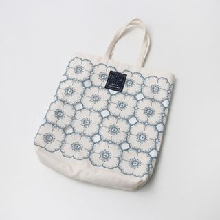 当店一番人気】 SALE!ミナペルホネン 立体ポケットトートバック 当店一番人気】 SALE!ミナペルホネン 立体ポケットトートバック