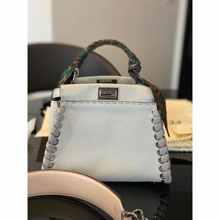 フェンディ(FENDI)の超美品🩶FENDI フェンディ ピーカブースモール セレリア バッグ (ハンドバッグ)