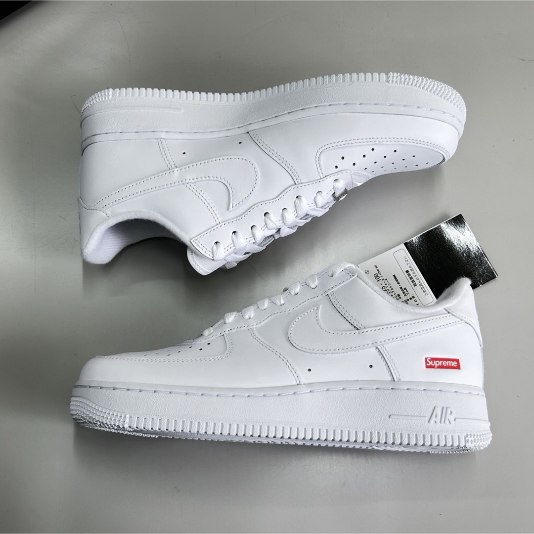 NIKE - 26cm 白 Supreme AIR FORCE 1 ホワイトエアフォース1の NIKE - 26cm 白 Supreme AIR FORCE 1 ホワイトエアフォース1の