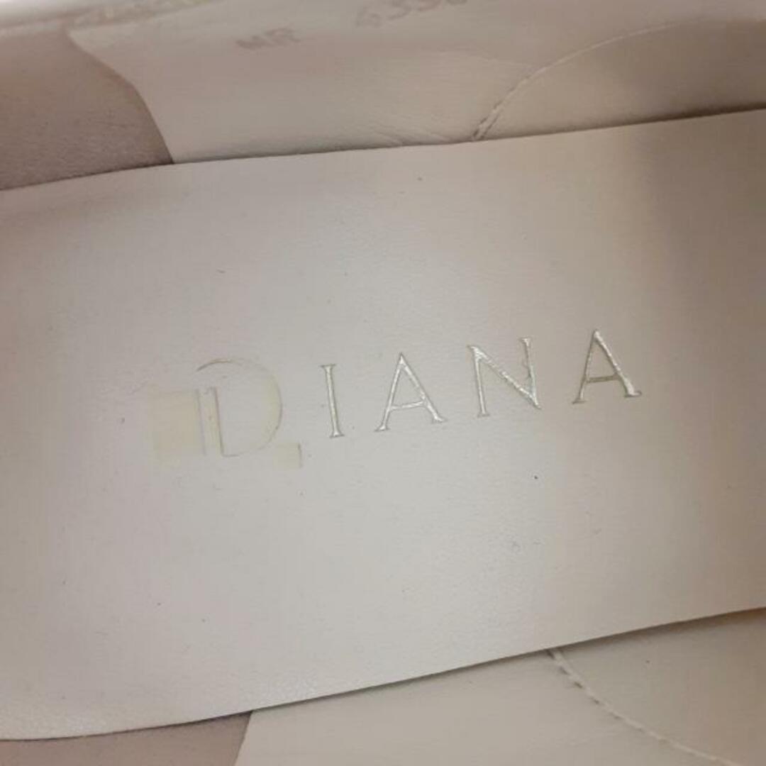 DIANA(ダイアナ)のDIANA(ダイアナ) シューズ 23.5 レディース - アイボリー スタッズ レザー レディースの靴/シューズ(その他)の商品写真