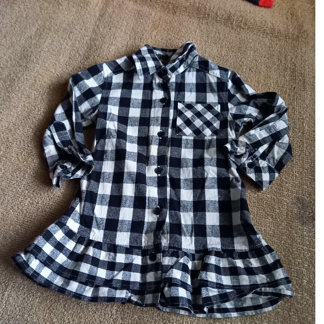 女の子長袖シャツ　90 キッズ/ベビー/マタニティのキッズ服女の子用(90cm~)(ブラウス)の商品写真