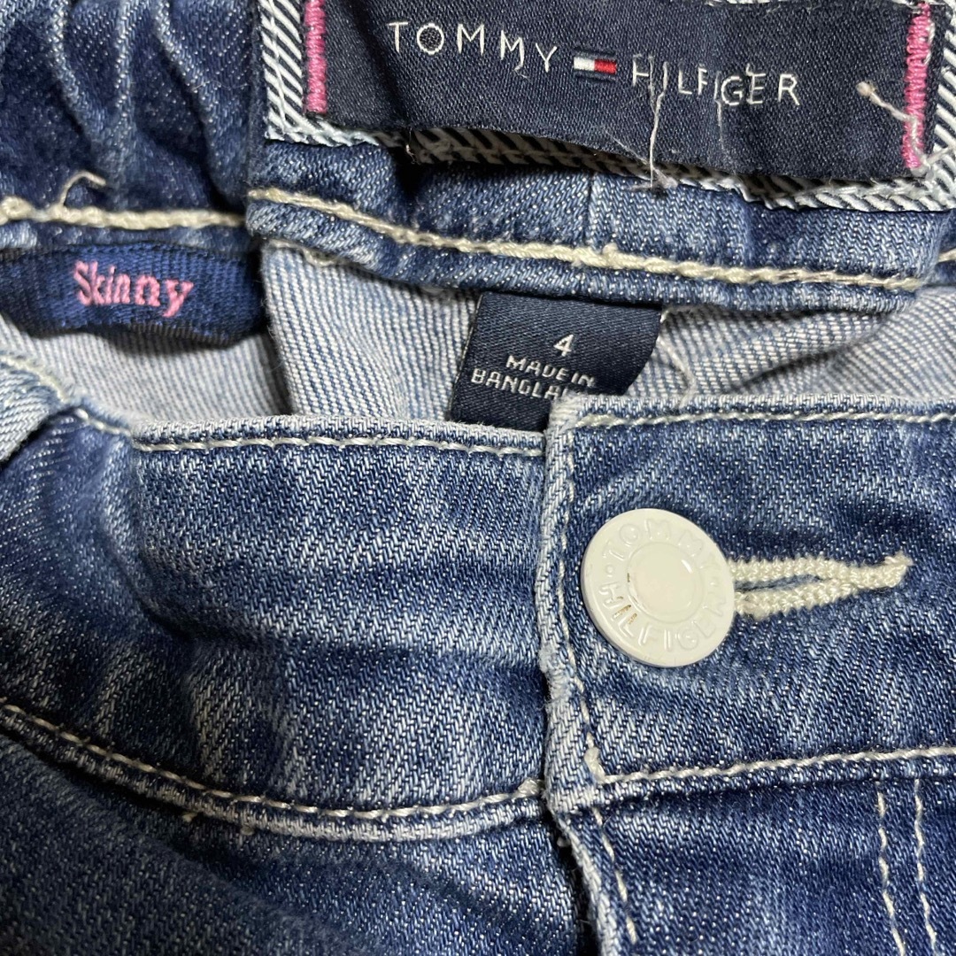 TOMMY HILFIGER(トミーヒルフィガー)のTOMMYHILFIGER デニム キッズ/ベビー/マタニティのキッズ服女の子用(90cm~)(パンツ/スパッツ)の商品写真