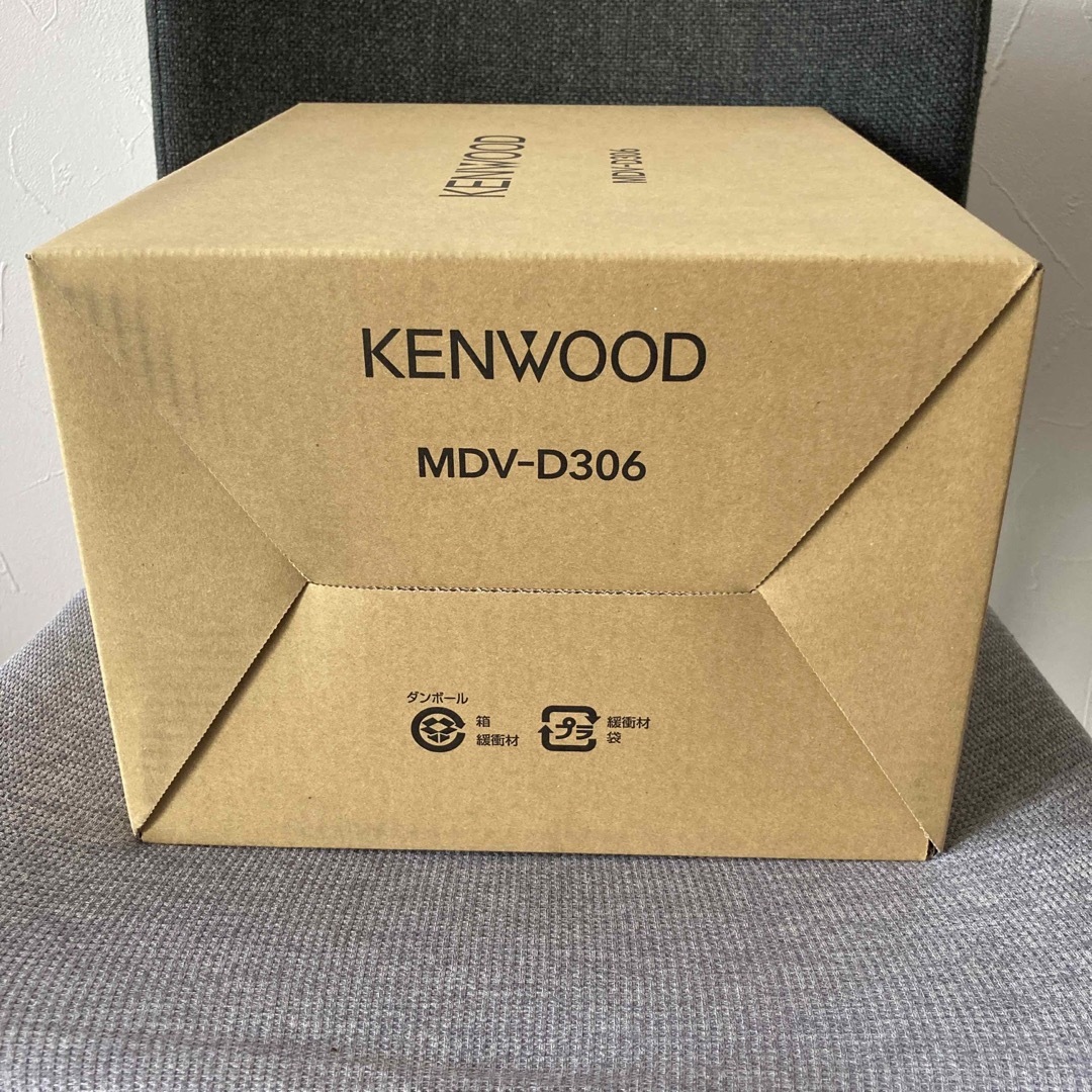 KENWOOD(ケンウッド)の未使用　ケンウッド　KENWOOD　MDV-D306　カーナビ　送料無料 自動車/バイクの自動車(カーナビ/カーテレビ)の商品写真