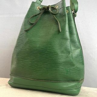 ルイヴィトン(LOUIS VUITTON)の【大人気】 ルイヴィトン ショルダーバッグ エピ ノエ 巾着 ボルネオグリーン(ショルダーバッグ)