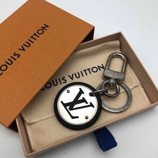 ルイヴィトン(LOUIS VUITTON)の【鑑定済】ルイヴィトン キーリング バッグチャーム LVサークル 黒×シルバー(キーホルダー)