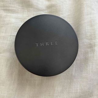 スリー(THREE)のTHREE ルースパウダー 02 GLOWMATTE(フェイスパウダー)