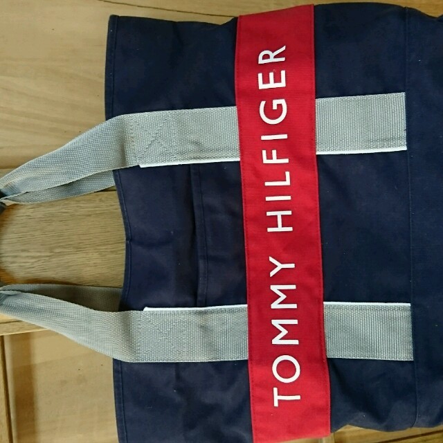 TOMMY HILFIGER(トミーヒルフィガー)のＴＯＭＭＹ ＨＩＬＦＩＧＥＲ トートバッグ レディースのバッグ(トートバッグ)の商品写真