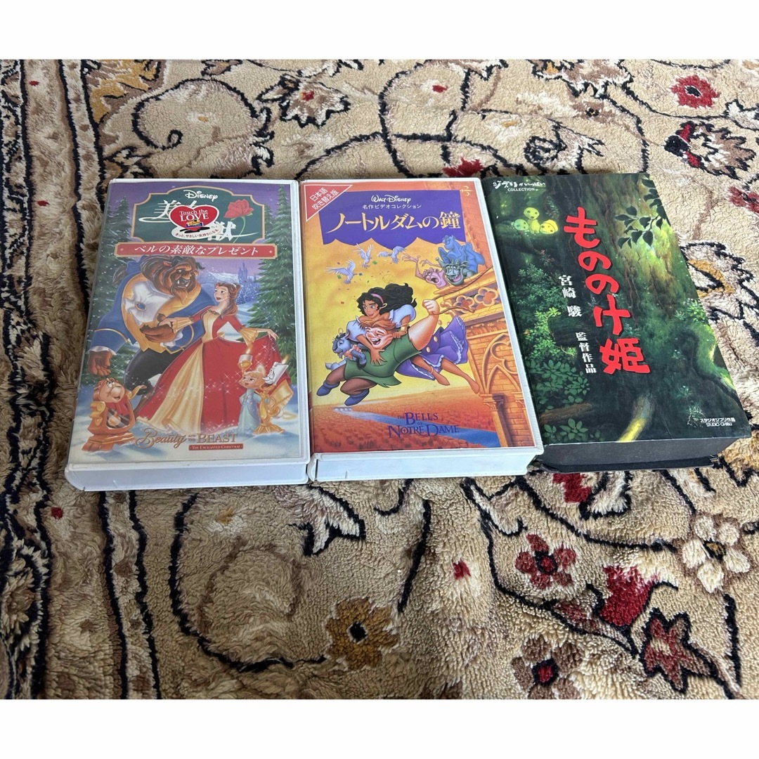 Disney(ディズニー)のVTS ビデオテープ３本まとめ売り　ディズニー、ジブリ エンタメ/ホビーのエンタメ その他(その他)の商品写真