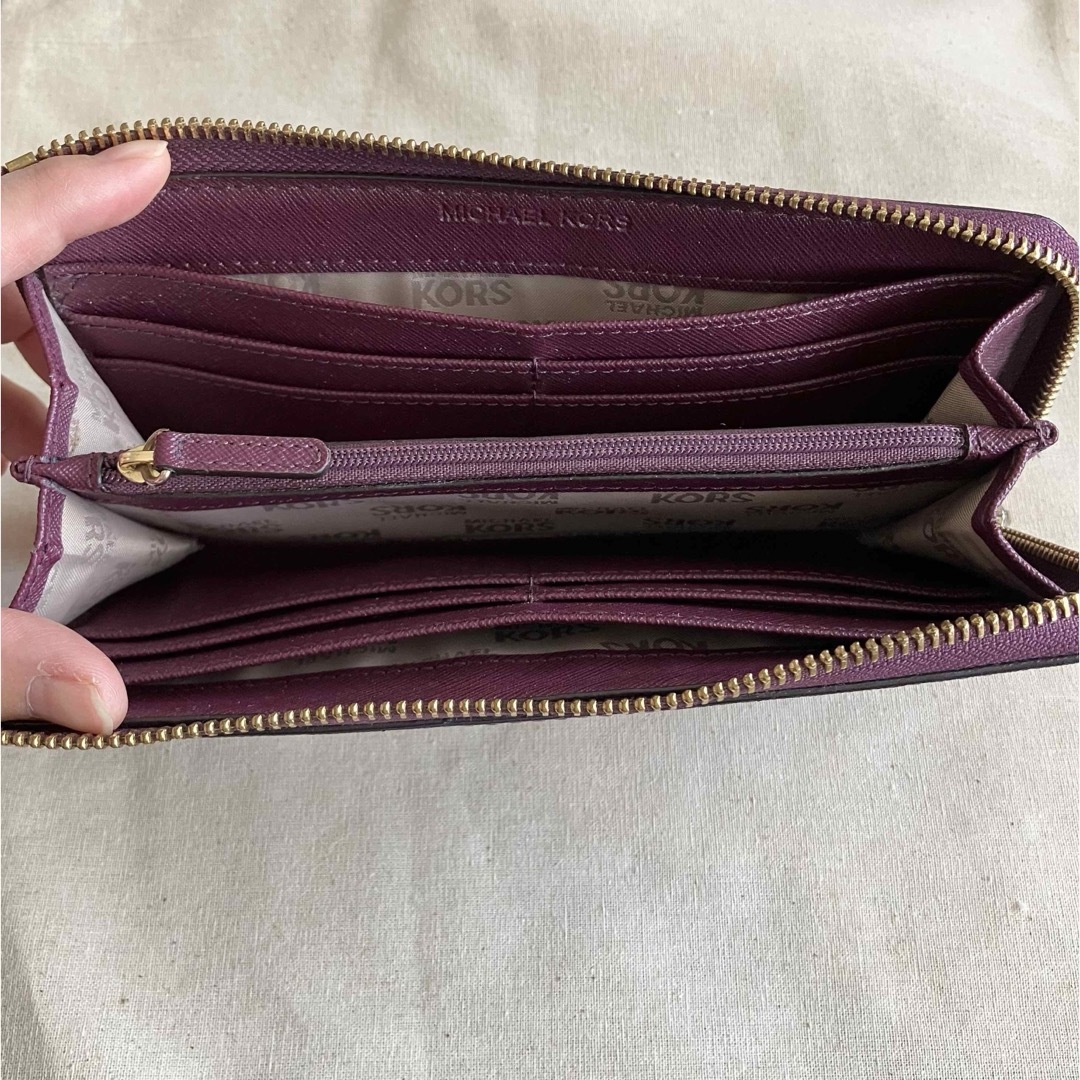 Michael Kors(マイケルコース)のマイケルコース　MICHEALKORS  レディース　ラウンド長財布 レディースのファッション小物(財布)の商品写真