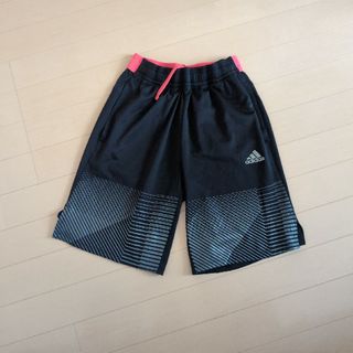 アディダス(adidas)のadidas 短パン 160cm(パンツ/スパッツ)