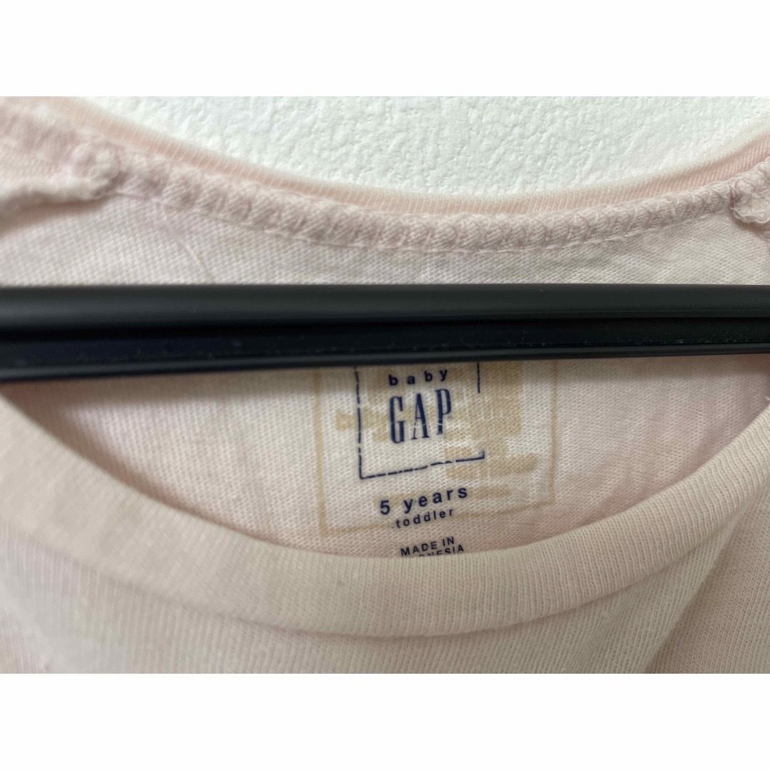 GAP(ギャップ)のGAP Tシャツ 100cm 女の子 キッズ/ベビー/マタニティのキッズ服女の子用(90cm~)(Tシャツ/カットソー)の商品写真