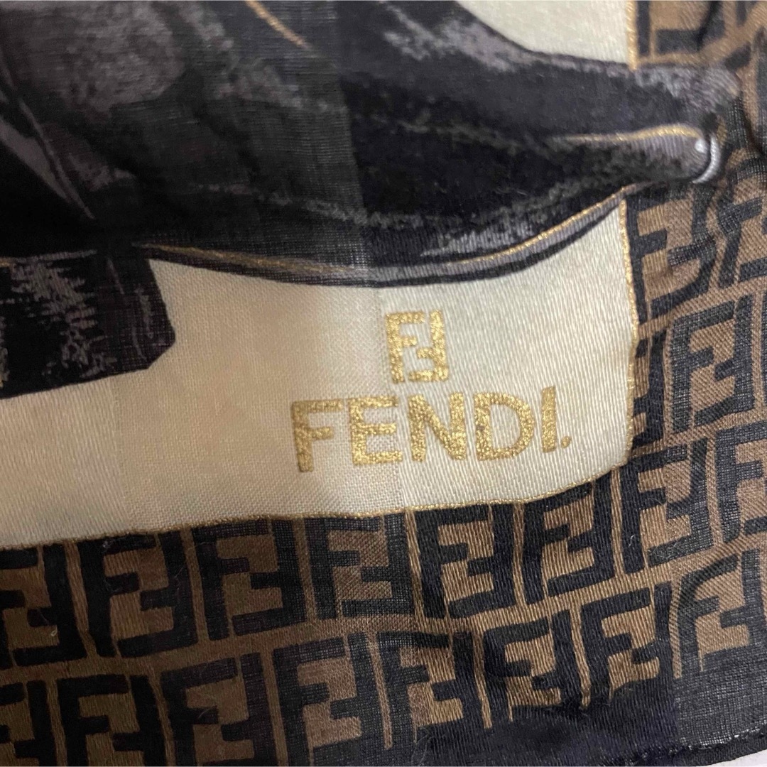 FENDI(フェンディ)の【オールズッカ】FENDI  大判ハンカチ　フェンディズッキーノFF モンスター レディースのファッション小物(ハンカチ)の商品写真