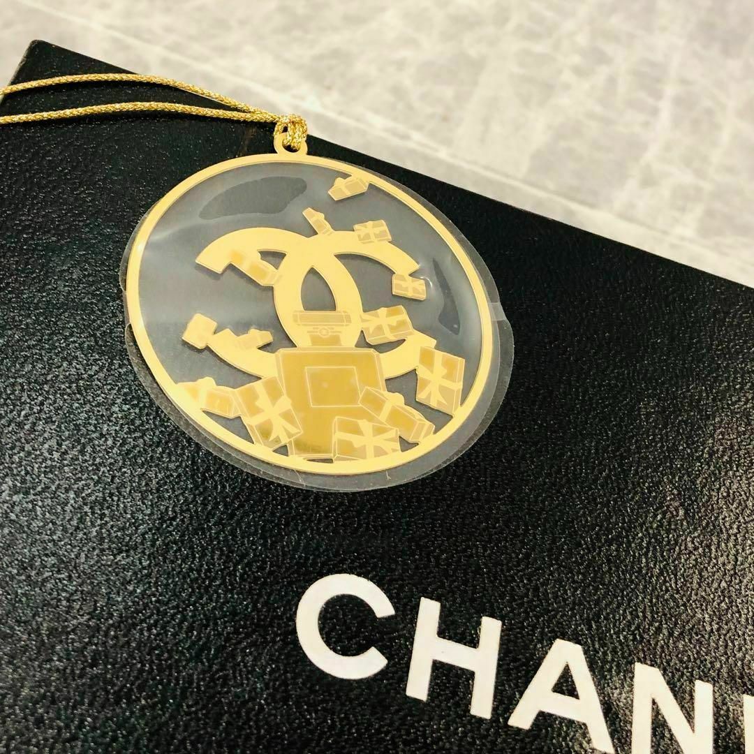 CHANEL(シャネル)の❤️極美品❤️ CHANEL メタル ホリデー限定チャーム オーナメント レディースのファッション小物(キーホルダー)の商品写真