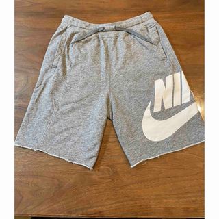 NIKE  ハーフパンツ　150㎝