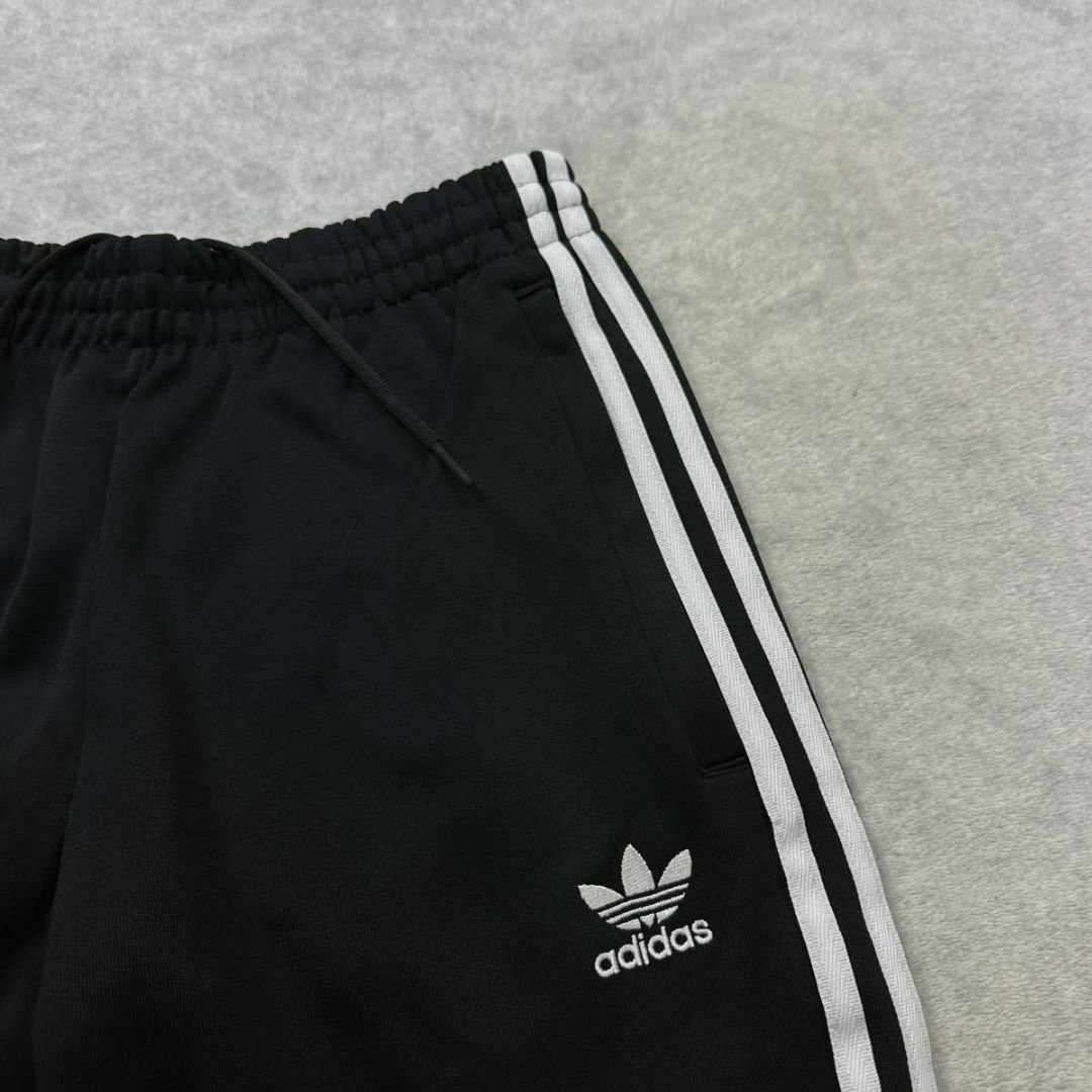 adidas(アディダス)の新品 adidas Originals 2XLサイズ SST トラックパンツ メンズのパンツ(その他)の商品写真