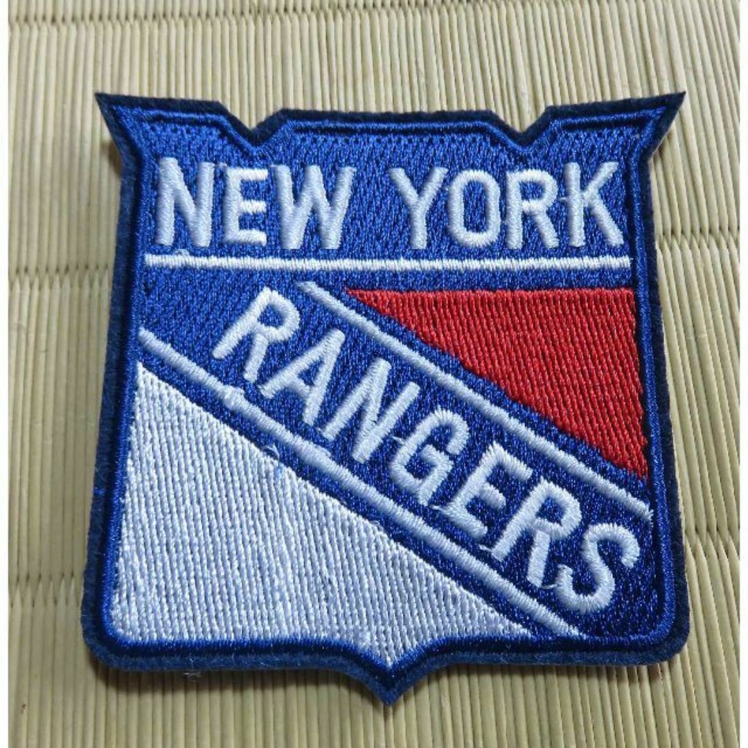 青白赤◆NHLニューヨーク・レンジャースNY Rangers刺繍ワッペンUS激渋 スポーツ/アウトドアのスポーツ/アウトドア その他(その他)の商品写真