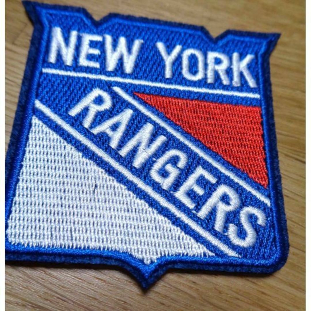 青白赤◆NHLニューヨーク・レンジャースNY Rangers刺繍ワッペンUS激渋 スポーツ/アウトドアのスポーツ/アウトドア その他(その他)の商品写真