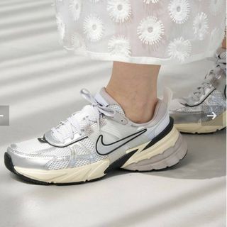 イエナ(IENA)のIENA/【ナイキ/NIKE】V2K ランFD0736-100(スニーカー)