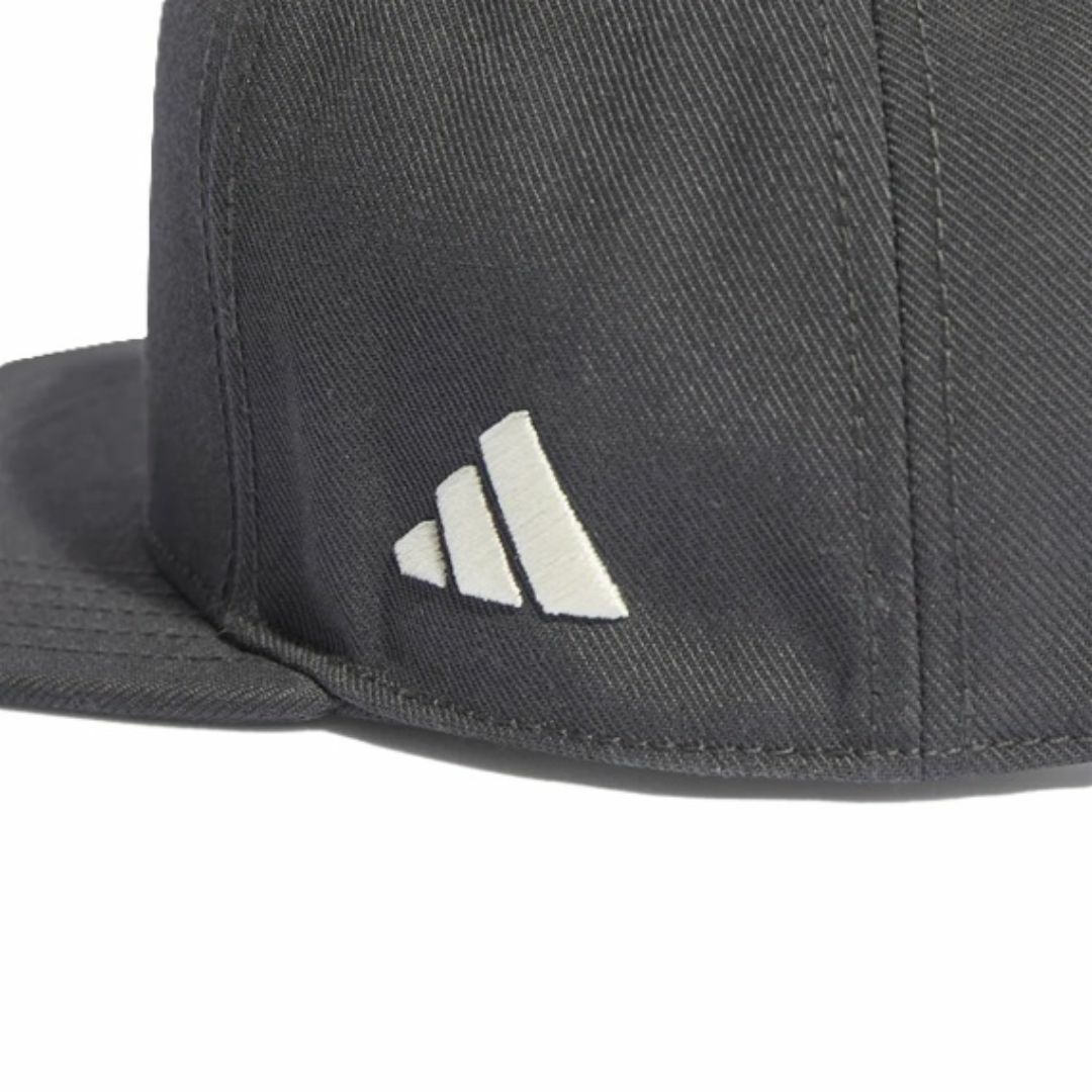 adidas(アディダス)の★送料無料★UK直輸入★アディダス★ユベントス SB キャップ★炭x乳白★ スポーツ/アウトドアのサッカー/フットサル(ウェア)の商品写真