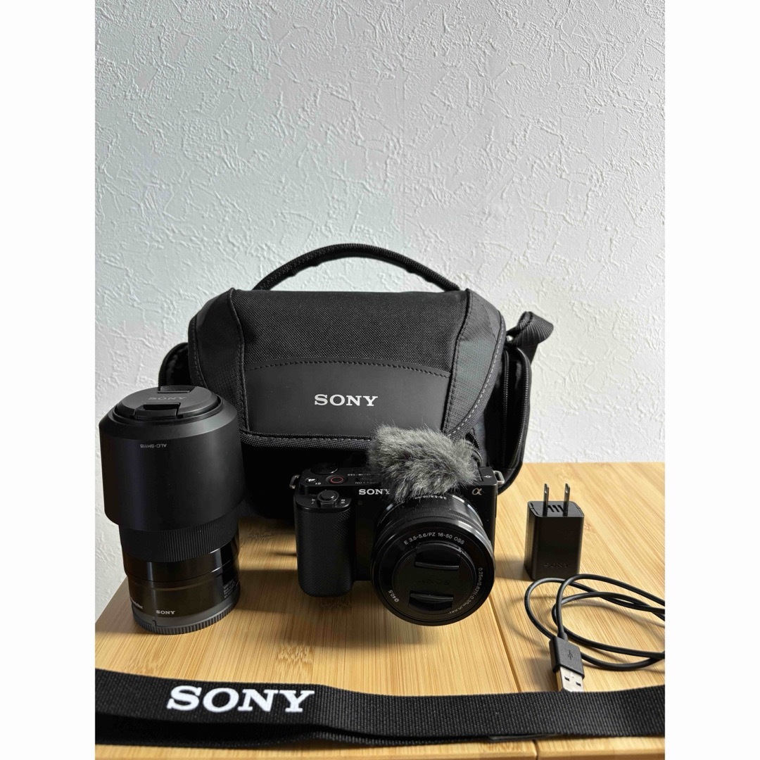 SONY(ソニー)のSONY ZV-E10 スマホ/家電/カメラのカメラ(ミラーレス一眼)の商品写真