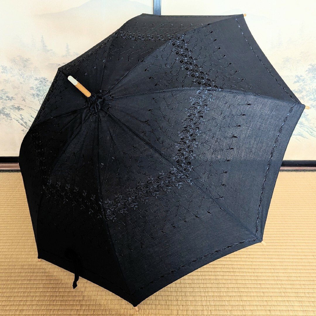 日傘 パラソル 黒 花柄 刺繍 80cm レディースのファッション小物(傘)の商品写真