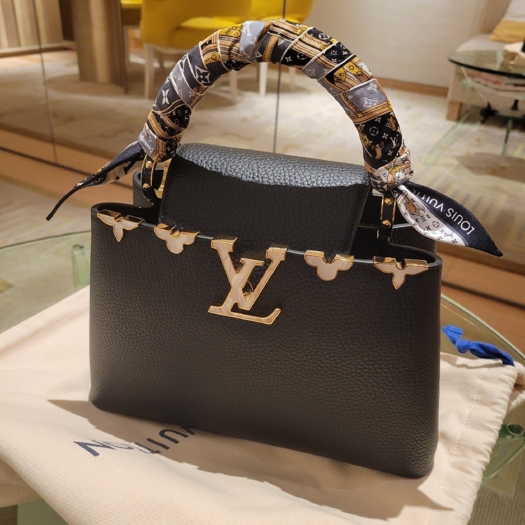 LOUIS VUITTON(ルイヴィトン)のルイヴィトン カプシーヌBB ノワール M23263 新品 カプシーヌ おまけ付 レディースのバッグ(ハンドバッグ)の商品写真