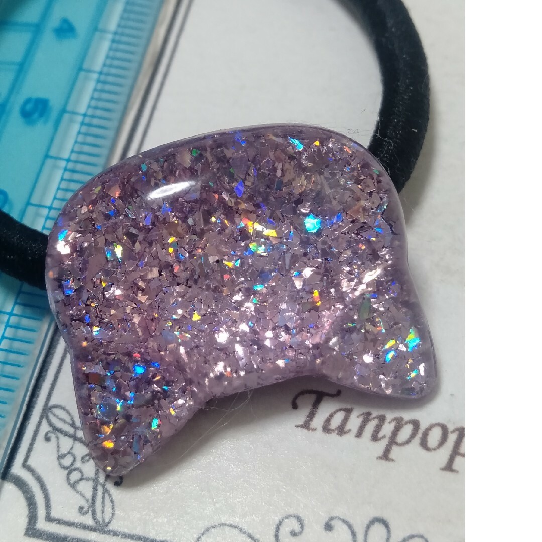 ヘアゴム ハンドメイド レジン☆ きらきら 猫ちゃんฅ•ω•ฅ オーロラ ピンク ハンドメイドのアクセサリー(ヘアアクセサリー)の商品写真