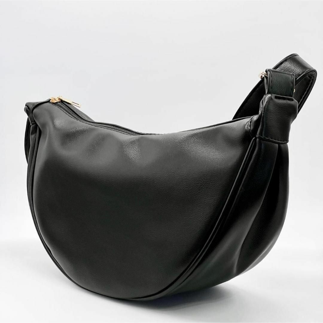 新品 黒 ハーフムーン ショルダーバッグ ボディーバッグ 三日月型バッグ レディースのバッグ(ショルダーバッグ)の商品写真