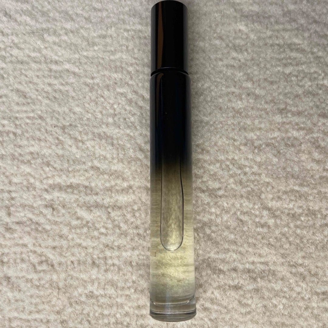 オーべ　ロールオンパフューム　10ml サイズボトル コスメ/美容の香水(ユニセックス)の商品写真