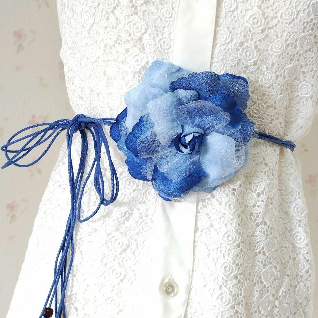 【ブルー色】大き花が かわいい ベルト　レディースコルセット レディースのファッション小物(ベルト)の商品写真
