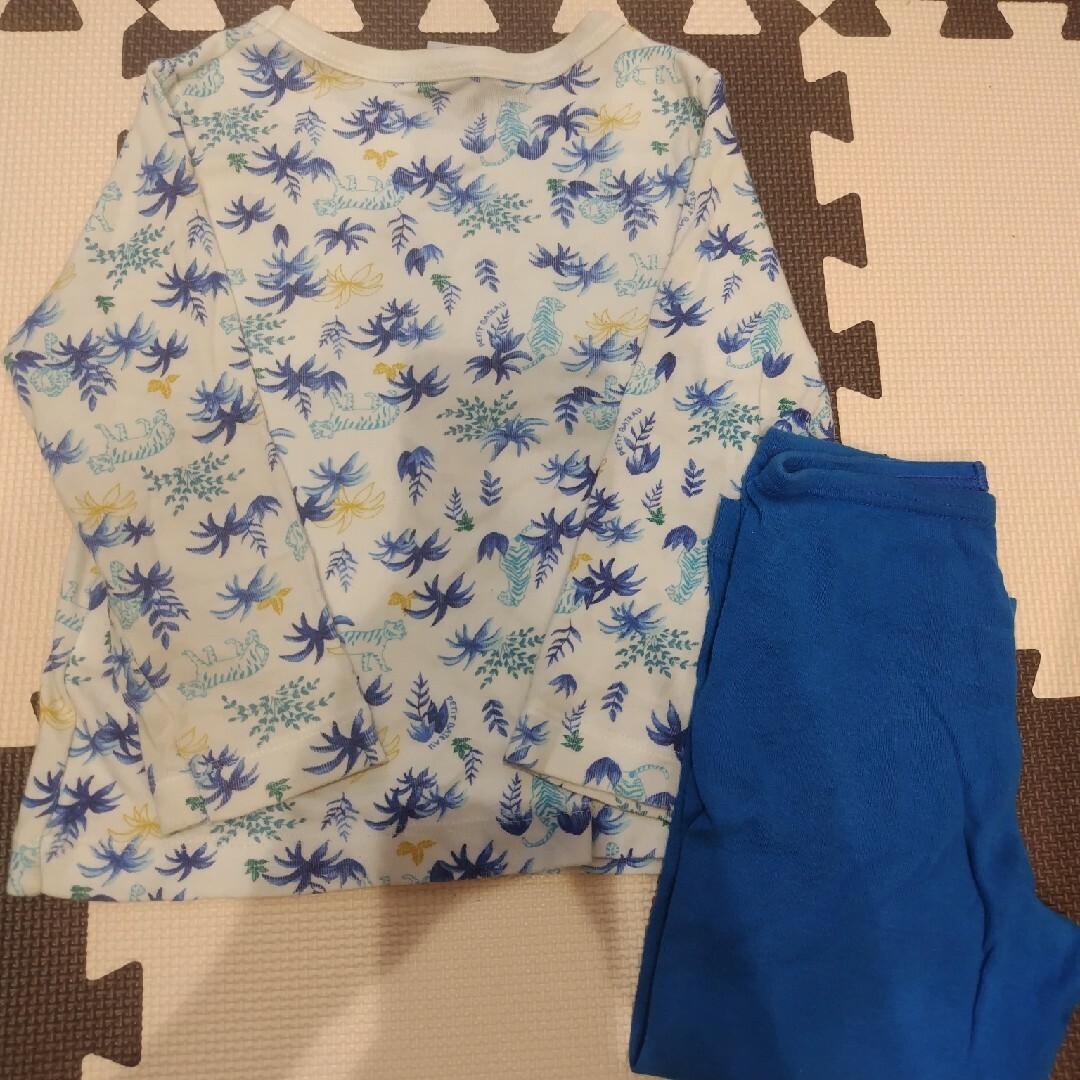 PETIT BATEAU(プチバトー)のプチバトー タイガー柄長袖パジャマ 3ans/95cm キッズ/ベビー/マタニティのキッズ服男の子用(90cm~)(パジャマ)の商品写真