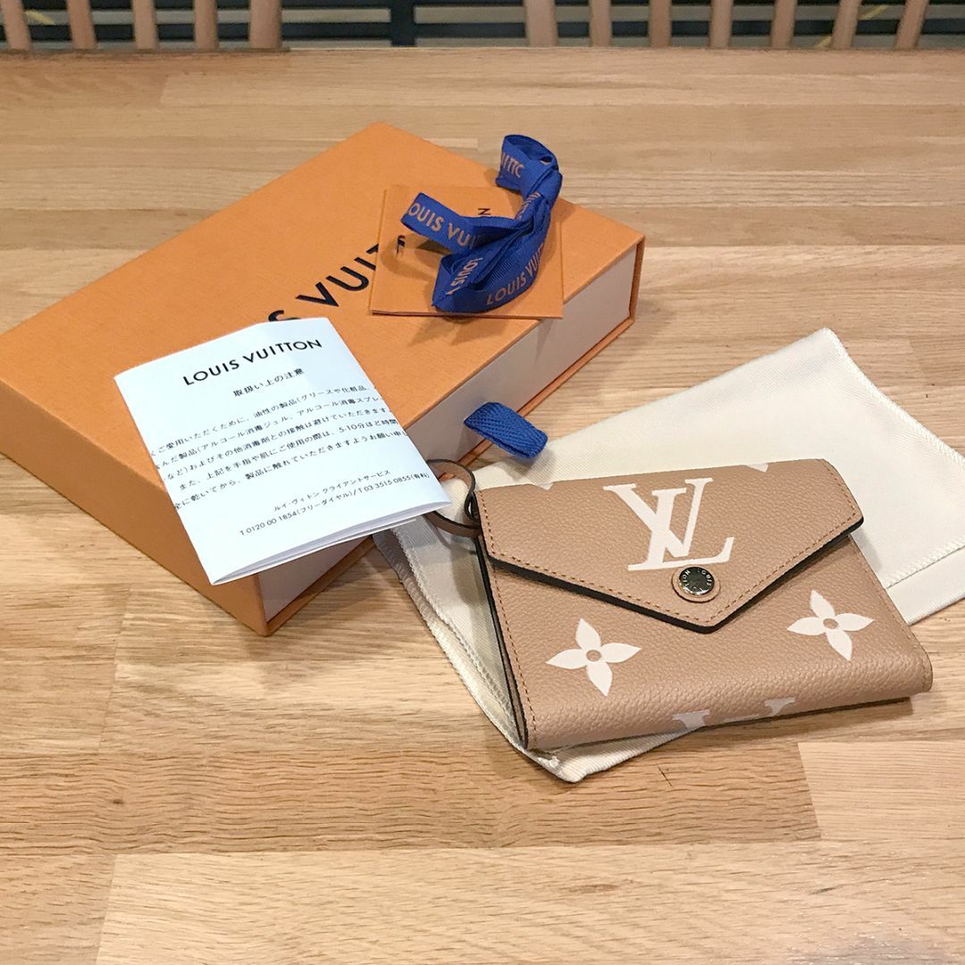 LOUIS VUITTON(ルイヴィトン)の新品同様 ルイヴィトン アンプラント ポルトフォユヴィクトリーヌ アリゾナ レディースのファッション小物(財布)の商品写真